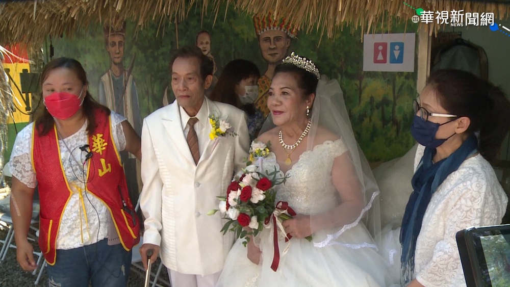 7旬婦圓夢披婚紗 小S.賈永婕現身祝福