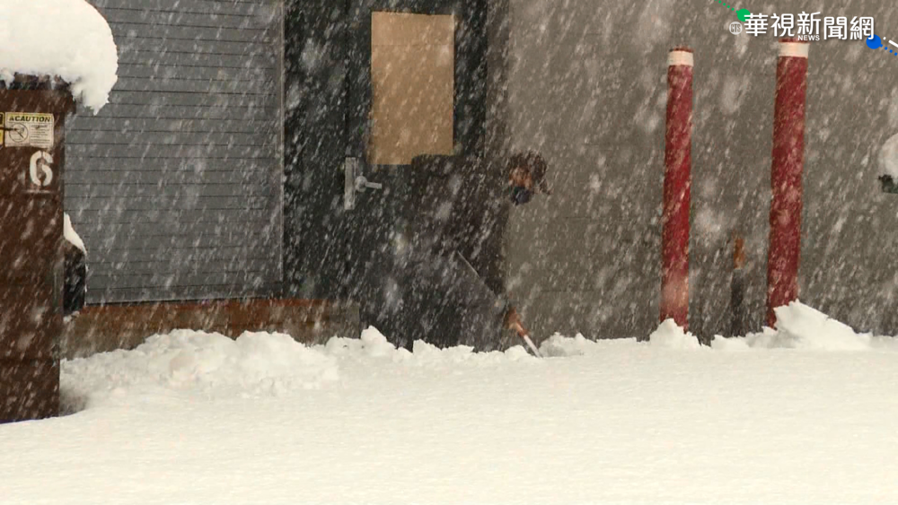 強烈風暴襲擊 美加州北部降大雪
