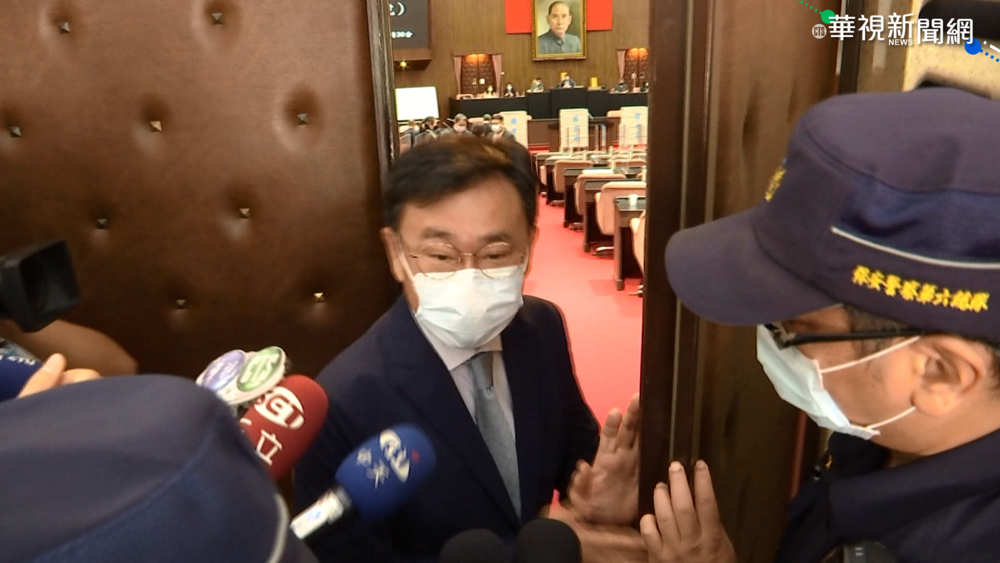 線民風暴後首露面 黃國書:別再說我勇敢