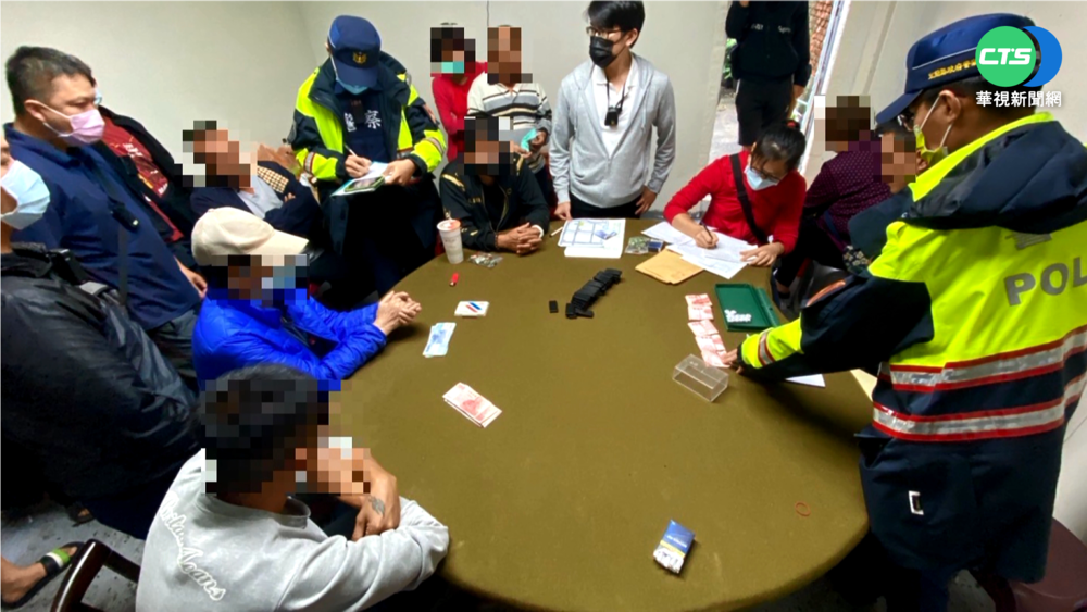 宜蘭警破職業賭場 逮13人查扣4萬賭資