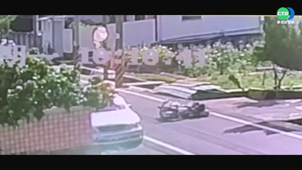 騎車遭纜線勾頭慘摔 痛!婦腳開放性骨折