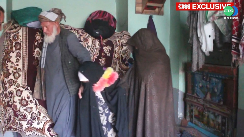 塔利班掌權陷財政困境 貧父賣女求溫飽