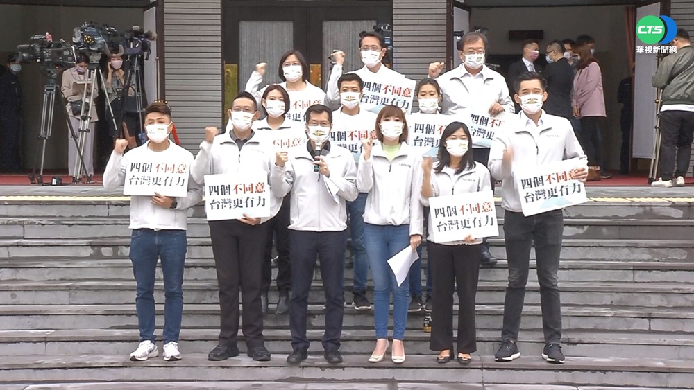 公投巷戰開打! 藍全台夜宿.綠青年街講