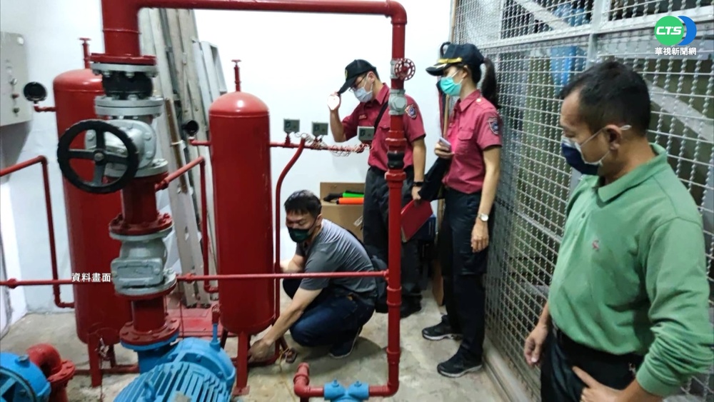 "小孩要買電腦"索賄 消防隊長安檢放水