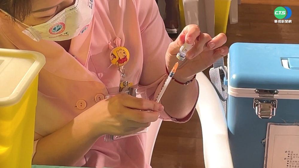 首劑AZ不適 堅打第2劑不治 醫:應混打