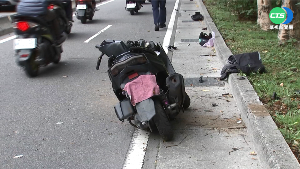 北投大度路機車自撞路樹 騎士重傷不治