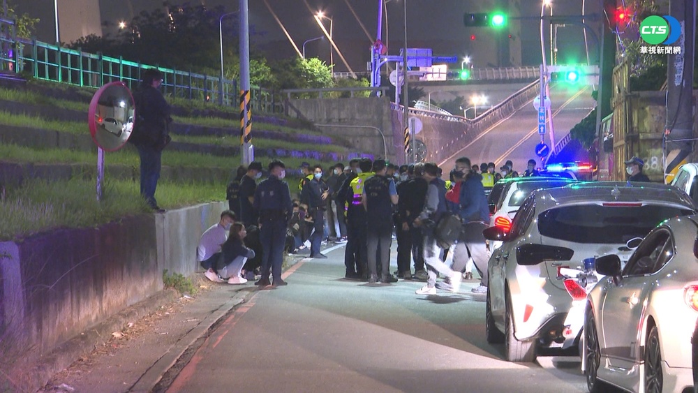 士林爆集體械鬥! 近40人街頭互砍3重傷