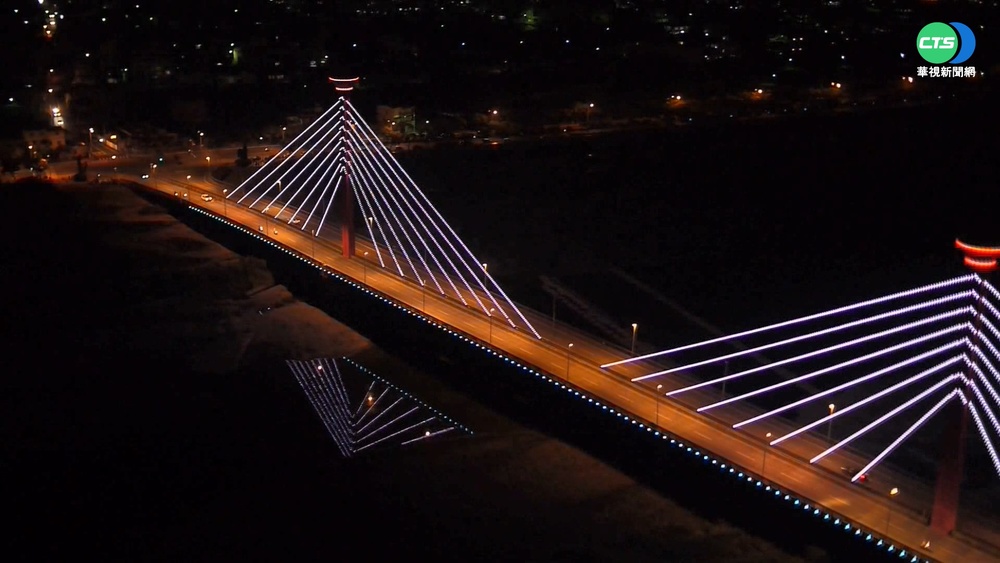 交通部補助 苗栗新東大橋再度發光!