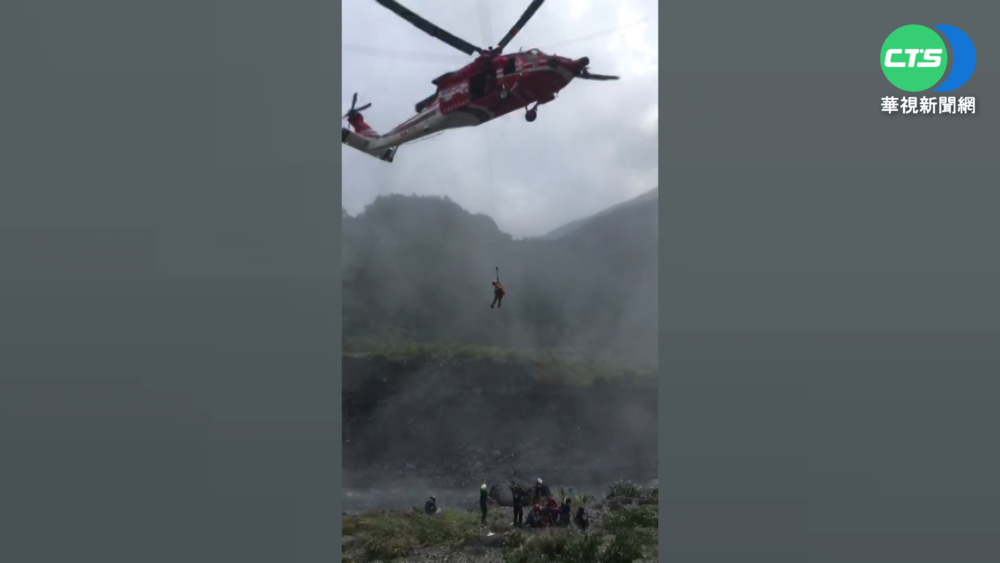 屏府人員勘查遭蜂螫 派空勤直升機救援