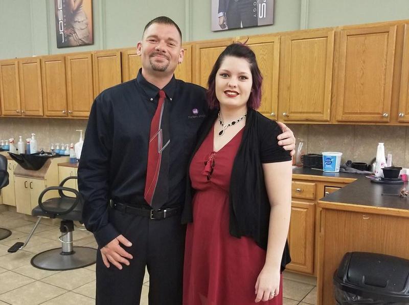 姐妹爭父寵竟「搶滾床」 亂倫還結婚下場曝