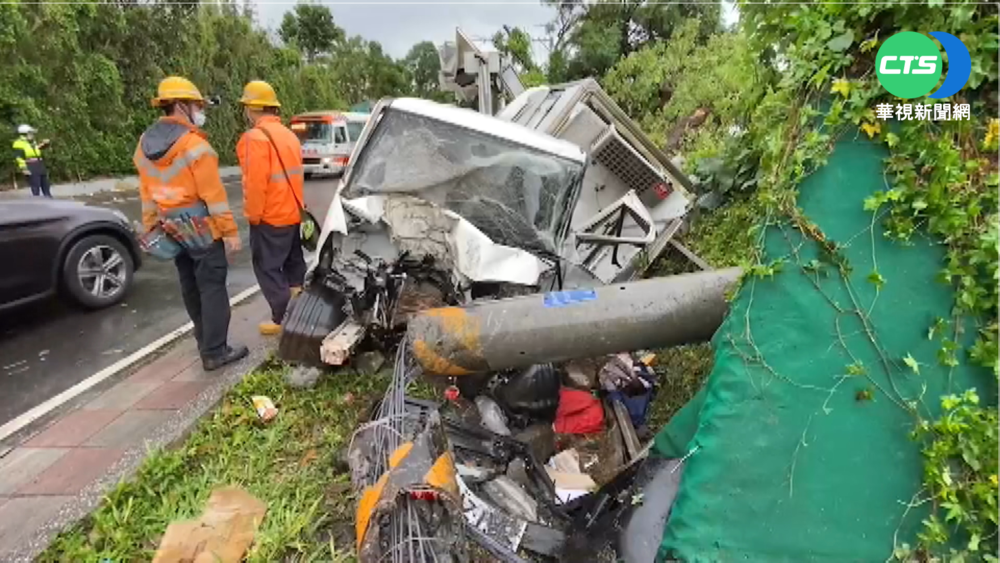 北市仰德大道嚴重車禍 4車連環釀5傷