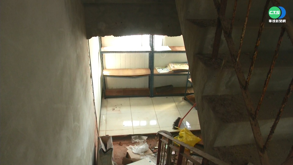 公告貼3天強拆"牆破" 大樓住戶怒抗議