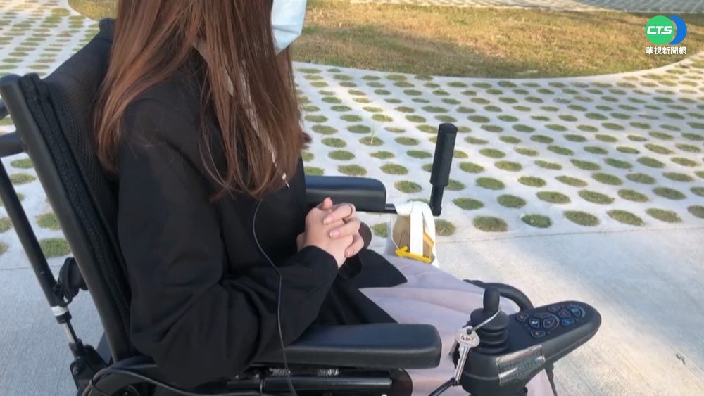 "輪椅女孩"爆司機員刁難 黃偉哲致歉