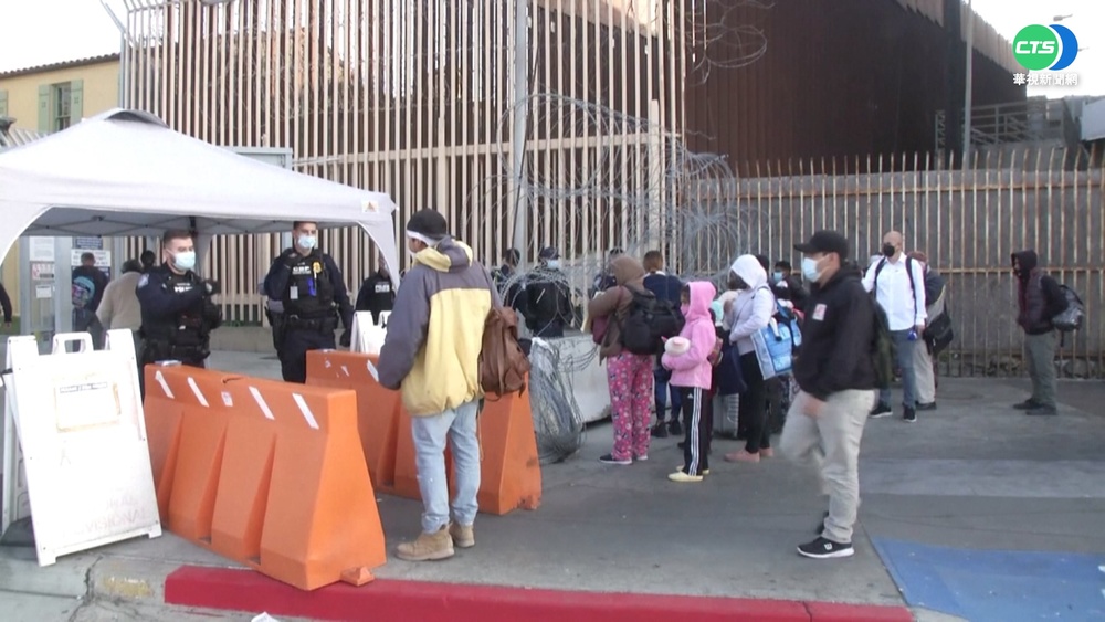 美重開放邊境 首架英國航班抵紐約!