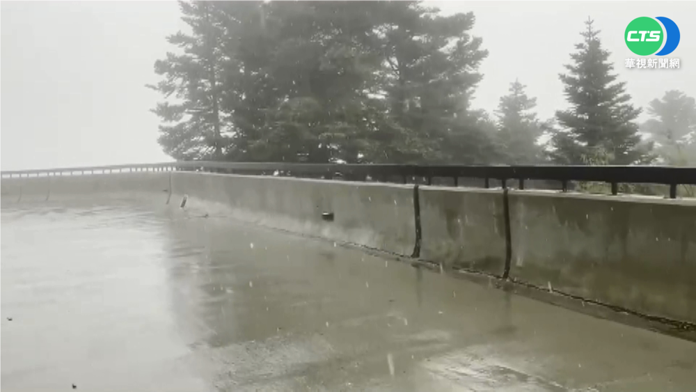 低溫遇降雨 合歡山松雪樓9:40下冰霰