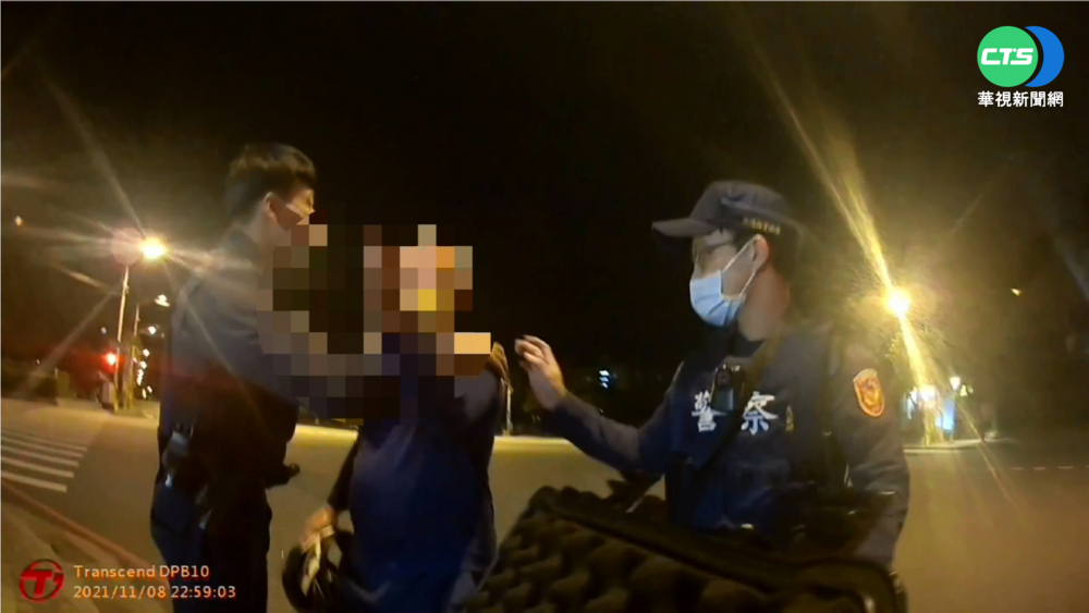 7旬翁酒駕耍賴不成 怒咬斷所長拇指