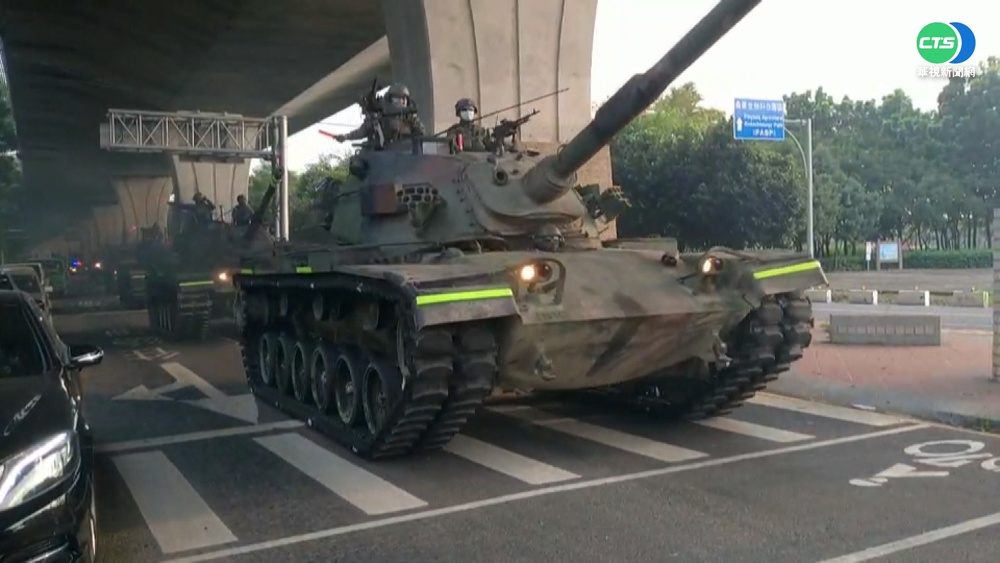 國軍5天4夜實兵演練 裝甲車出沒街頭