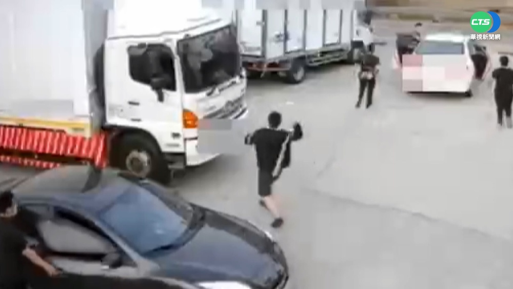 黑幫討債遭比特犬咬傷 率眾砸店被逮