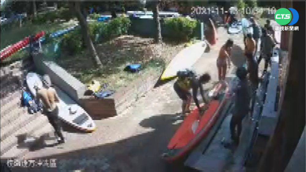 大批衝浪客闖校園"沖澡" 校長怒:太超過