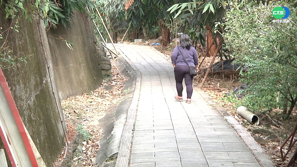 大坑步道阿伯遭蛇咬傷 登山客心驚