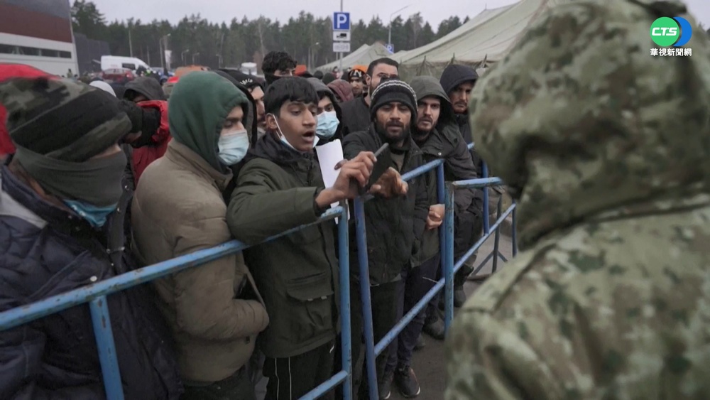 白俄拆波蘭邊境野營 難民遷附近倉庫