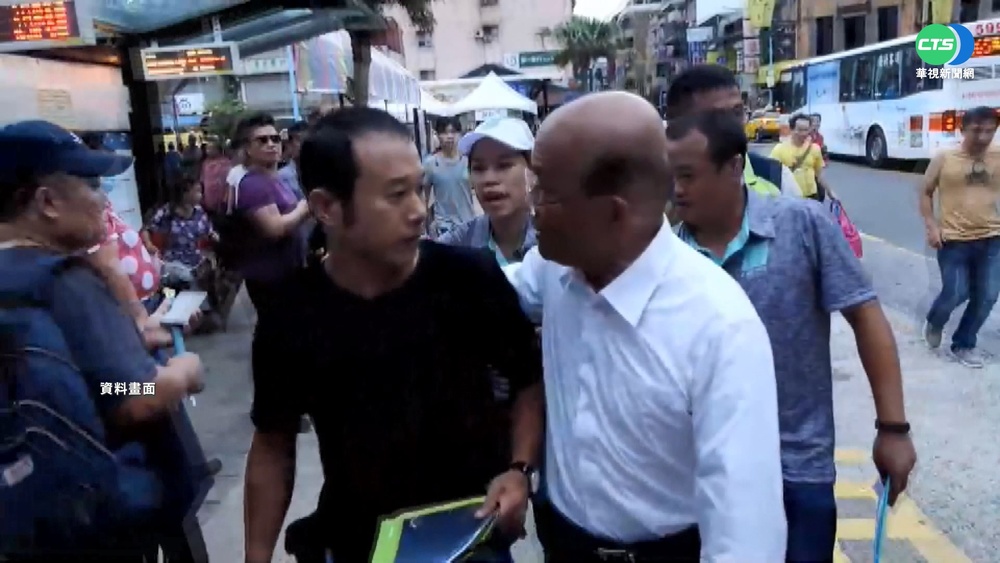 遭批縱容黃士修 朱反問"蘇拍肩"暴力嗎?