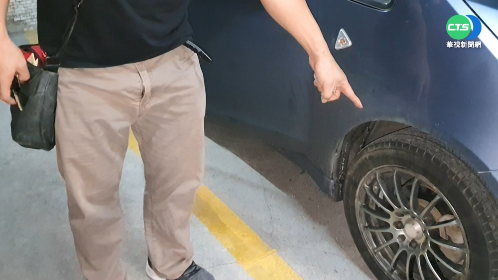 台9線木條掉落路面 2車輾過瞬間爆胎