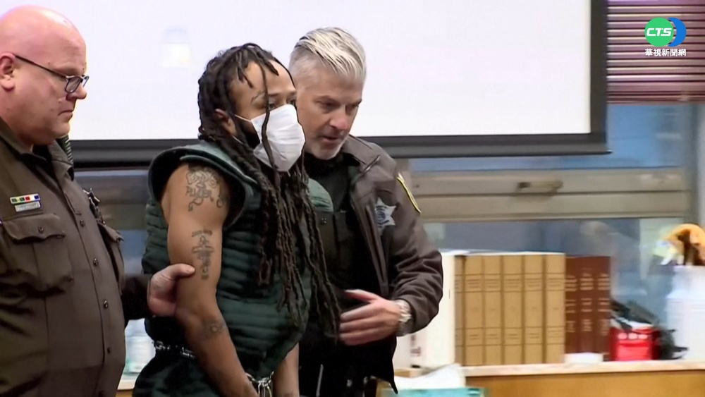 美汽車衝撞耶誕遊行人群 攀至6死62傷