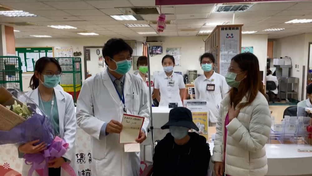 男大生遭瑪莎拉蒂惡煞痛毆重傷！頭縫46針 今出院返家