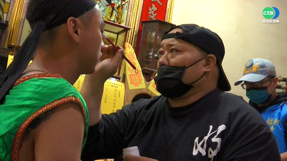 勾勒神將精髓 臉譜面師林自賢成推手
