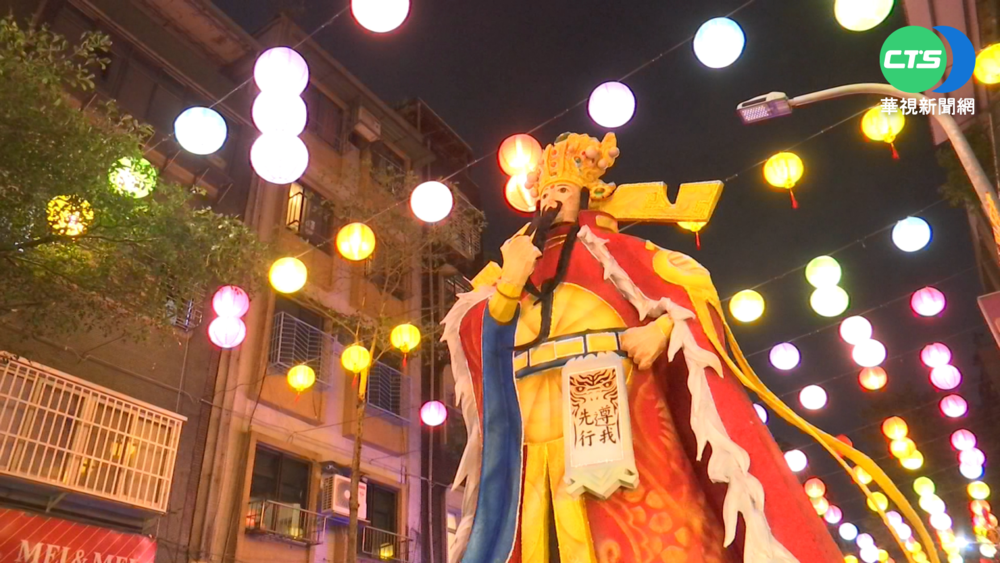 艋舺青山王祭好熱鬧!柯文哲扛轎衝百米