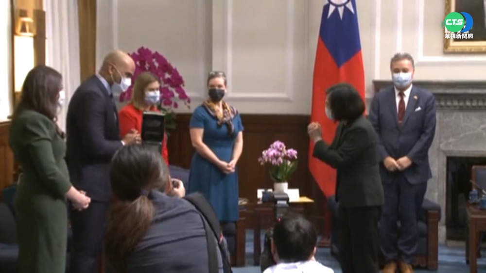 美眾議員快閃訪台 中外交部氣炸嗆聲