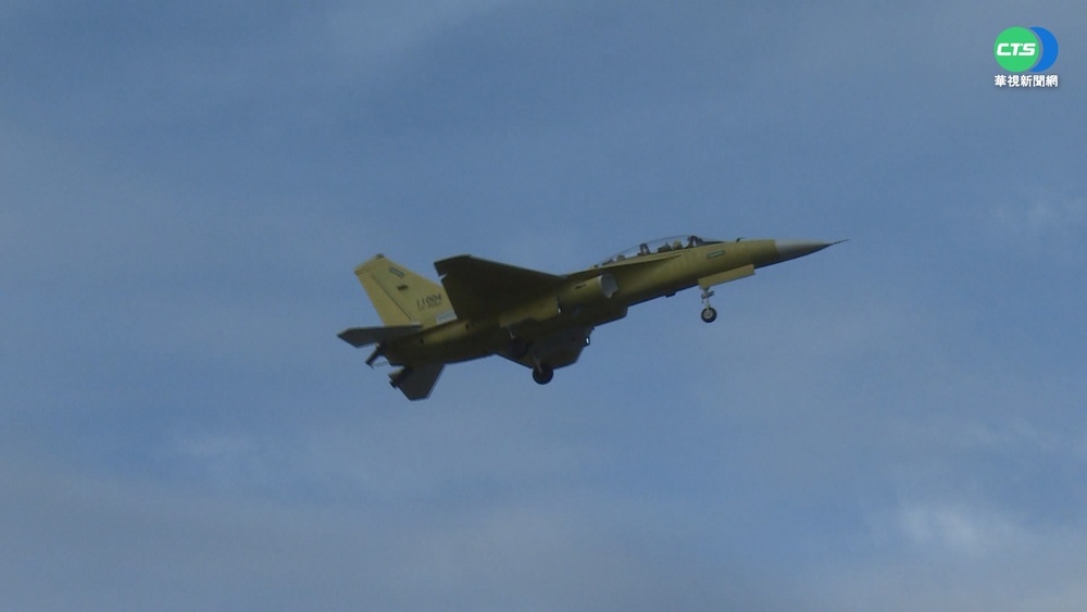 下週一將交機 勇鷹高級教機今首試飛!