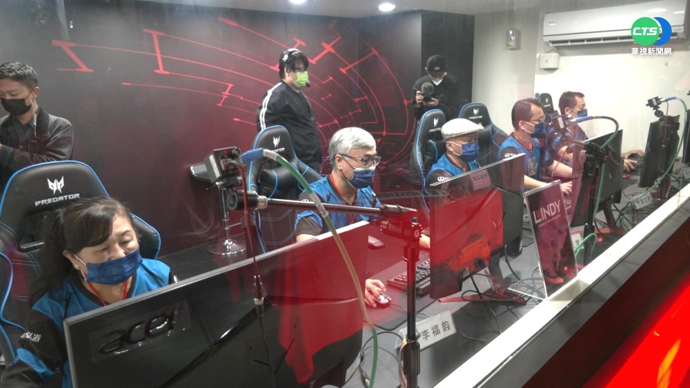 阿公阿嬤戰隊"尬電競"! 28人總歲數破千