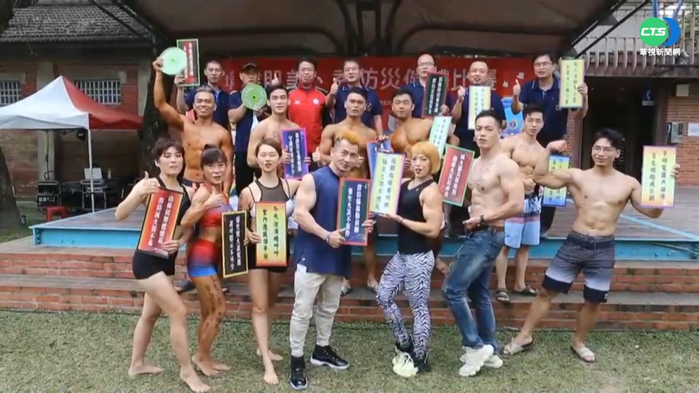 台南另類消防宣導 健美選手大秀肌肉