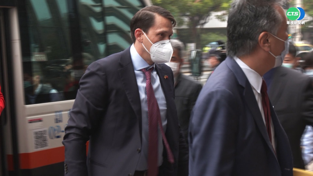 美議員抵台PO"台灣共和國" 坦言是刻意