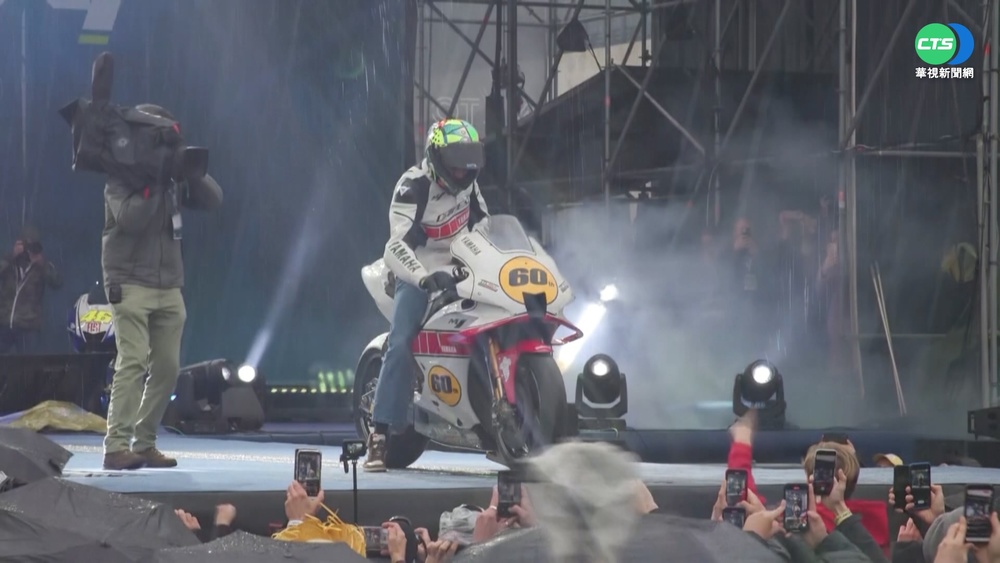 GP傳奇車手Rossi才引退 宣布"轉戰四輪"