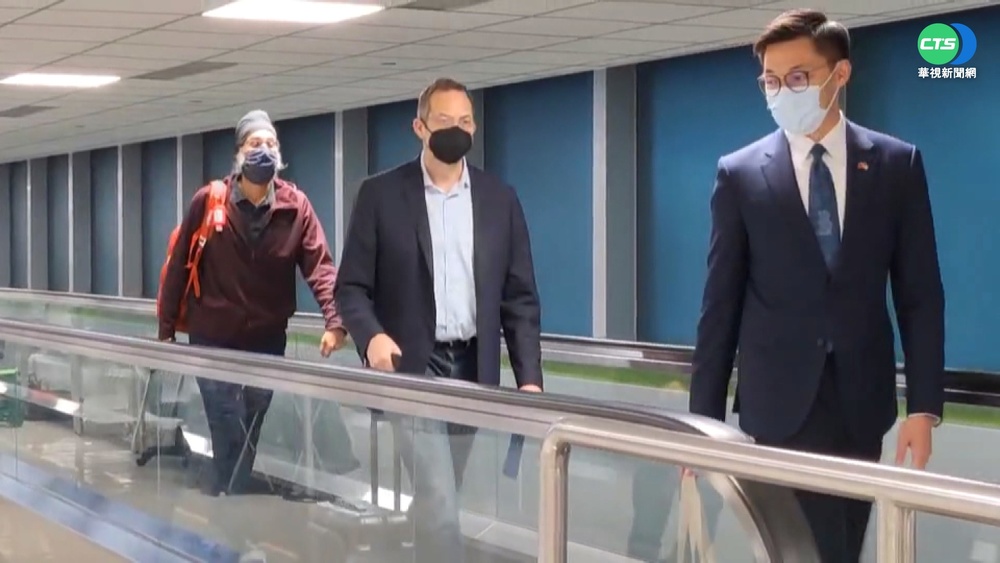 出席國會論壇 美國際民主協會會長抵台