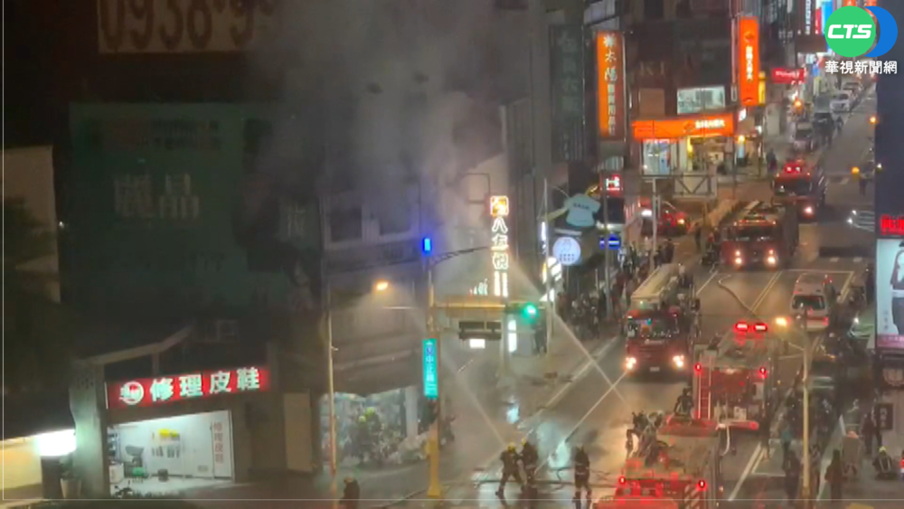 花蓮市區玩具店失火 屋主房間悚竄火舌