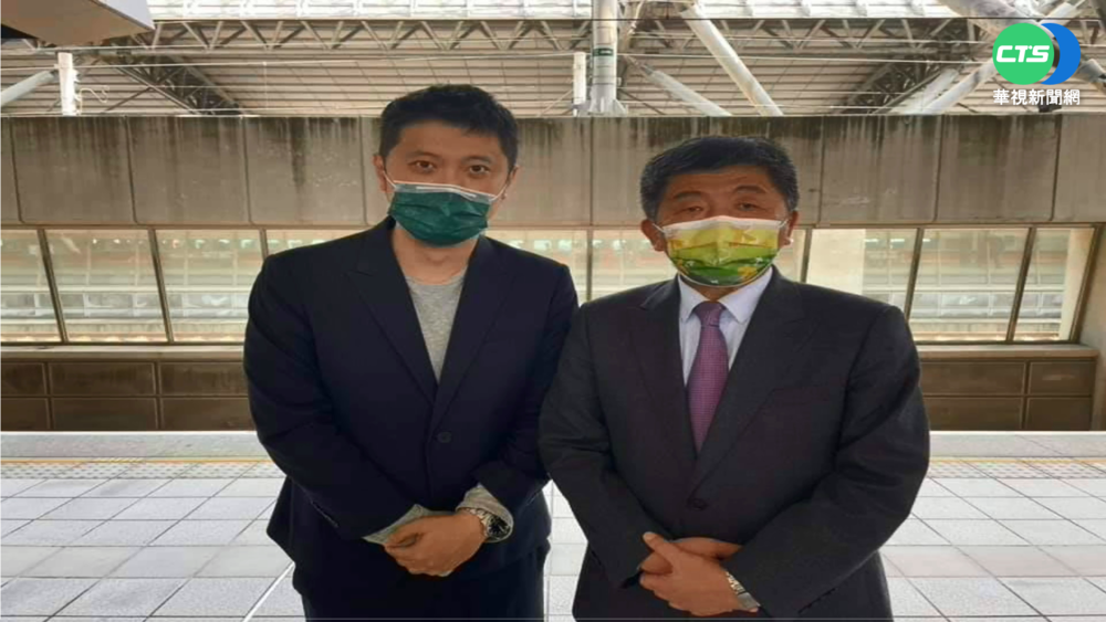 林秉樞PO大咖合照攀關係 政界:根本不熟!