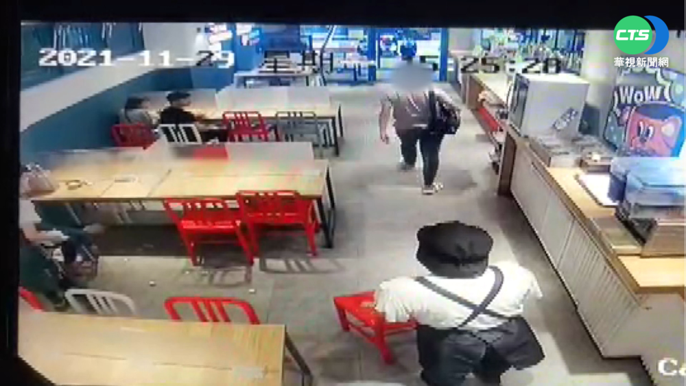 情侶口角! 男友將女友頭壓入滾燙火鍋