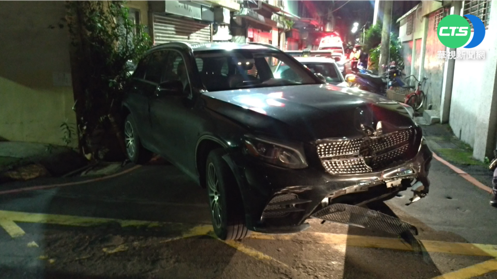 酒駕男撞小黃回現場 遇員警逃逸又自撞