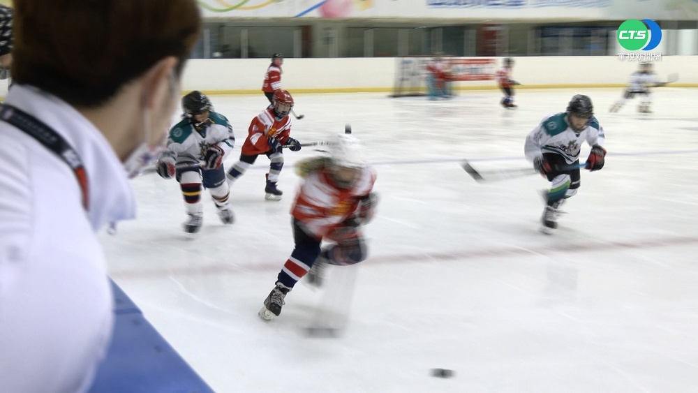 全國中正盃冰球錦標賽 小選手全拚了