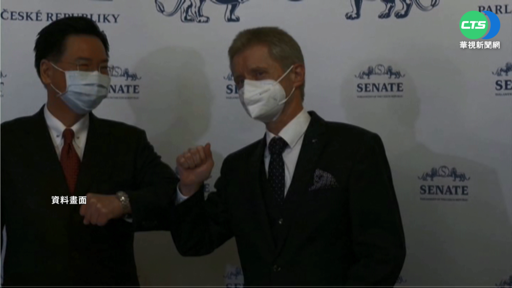 捷克議長呼籲 "歐洲團結抗中施壓"