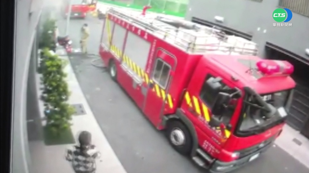 疑卡式瓦斯罐自爆 高雄透天厝遭祝融