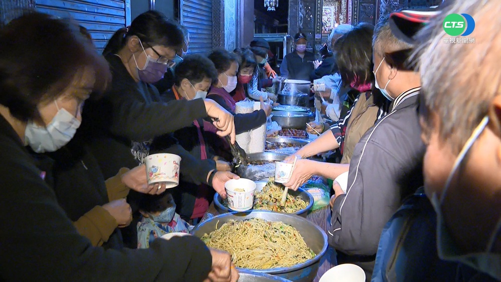 "炒米粉"續燒 顏寬恒嗆:不能跑行程嗎?