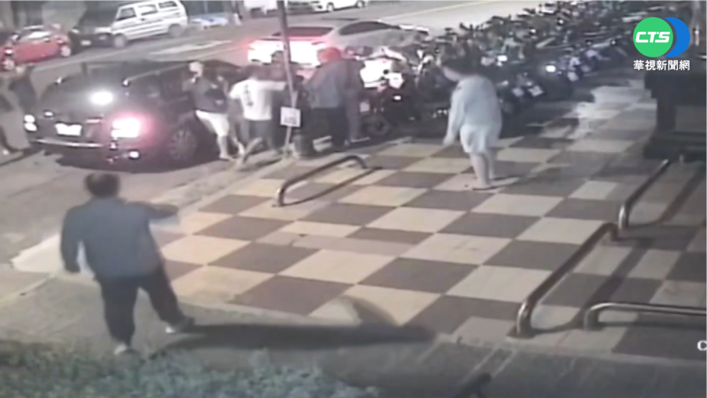 疑債務糾紛爆衝突 7煞打人砸車全遭逮