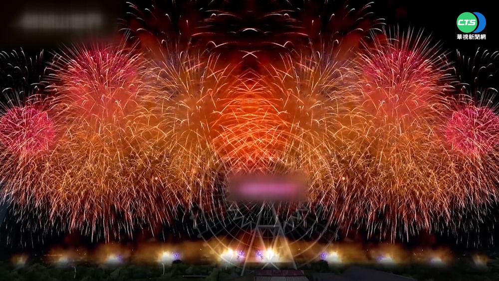 全球唯一!"摩天輪浮空煙火秀"迎2022