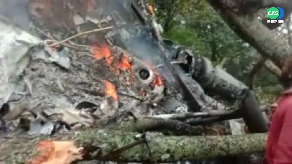印度軍機墜毀至少4死 參謀總長在機上
