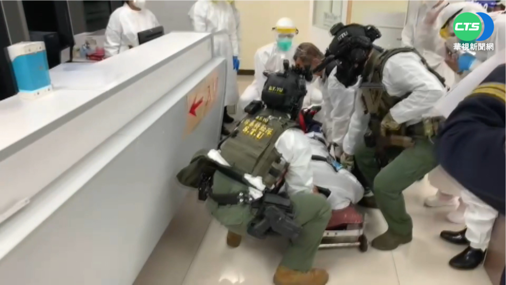 班機一延再延!晚4小時 槍手遣返回台